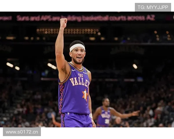 布克高效发挥助球队取胜13投6中贡献19分6板5助3断正负值17